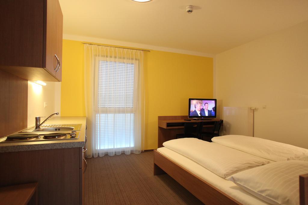 Fair-Price-Hotel バート・ヴァルタースドルフ エクステリア 写真